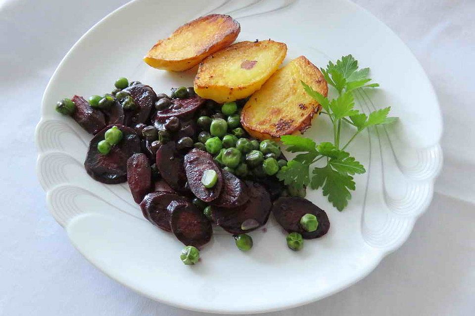 Erbsen-Paprika-Gemüse in Limetten-Sahne-Sauce