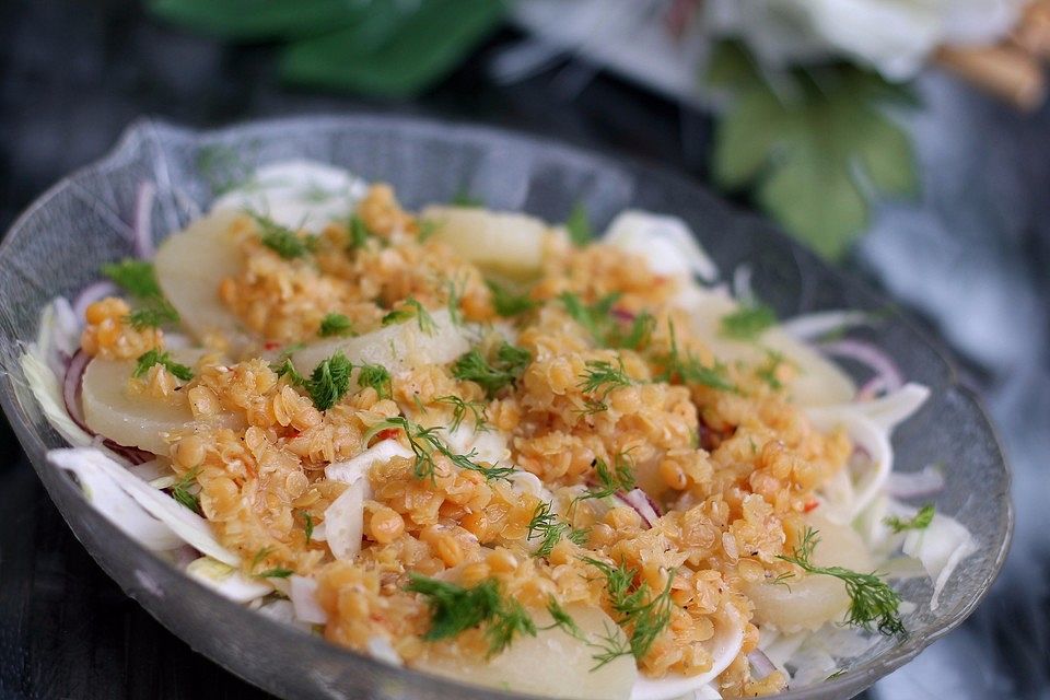 Harzer Käse an Fenchel-Linsen-Salat