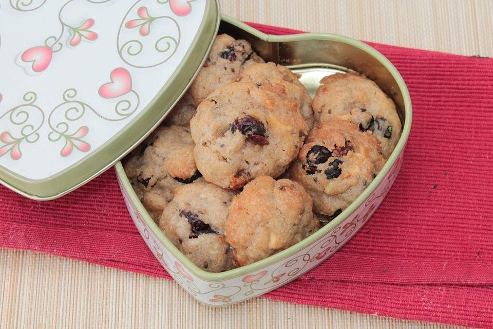 Weiße Schokolade-Chia-Fruchtcookies