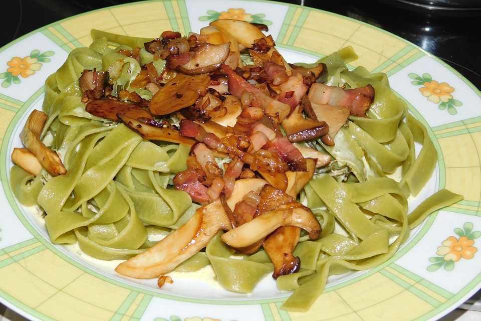 Tagliatelle in Rosmarincreme