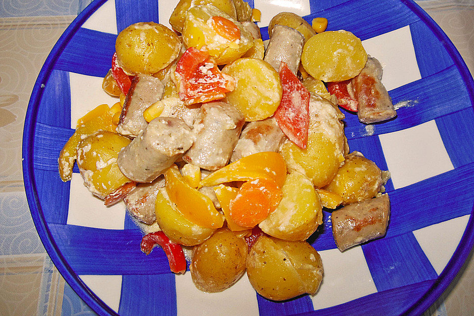 Bratwurst-Kartoffel-Pfanne mit Gemüse