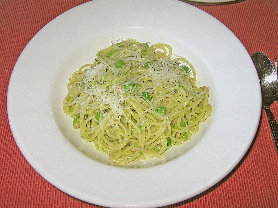 Spaghetti mit Erbsen - Sahnesauce | Chefkoch