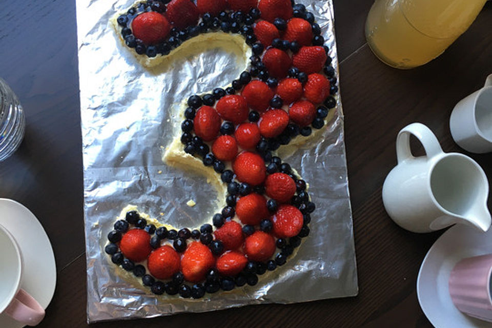 Festliche Obsttorte mit Vanillecreme