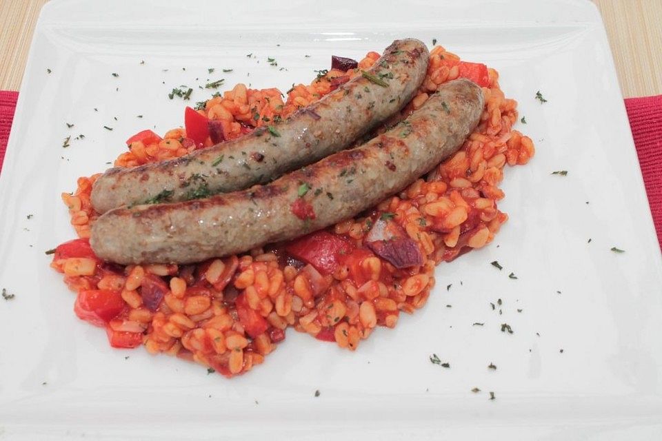 Ebly in scharfer Tomatensauce mit Bratwurst