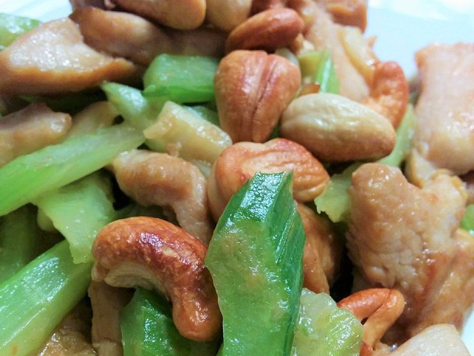 Cashew-Chicken mit Stangensellerie von Chinakohl-kocht | Chefkoch