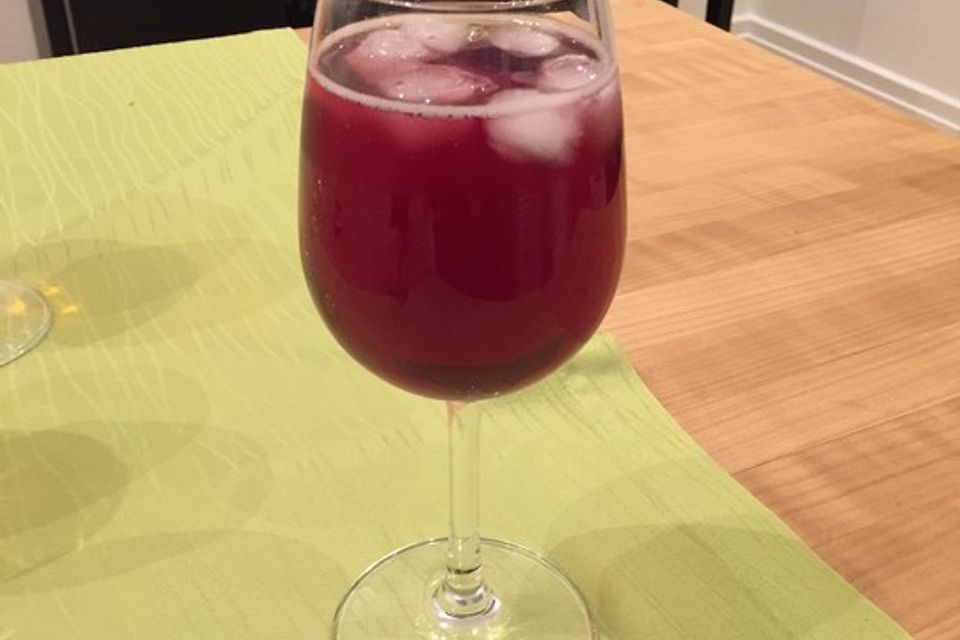 Aperol mit Cassis