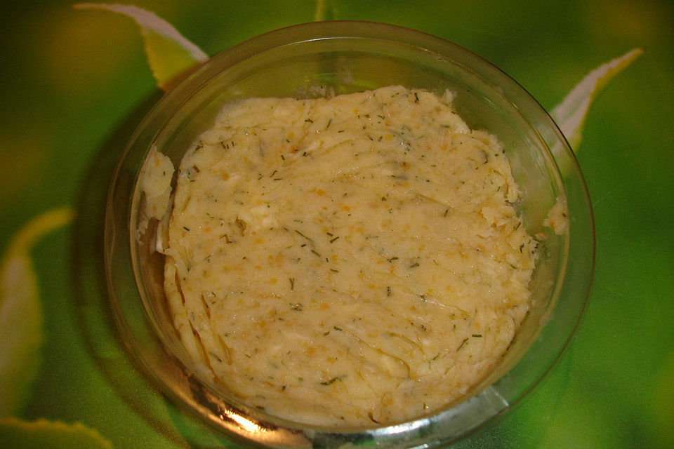 Butter mit Senf, Honig und Dill