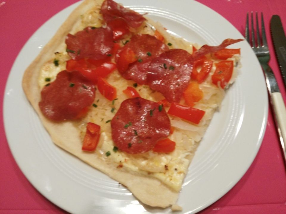 Salami-Flammkuchen mit Sauerkraut von krauti58| Chefkoch