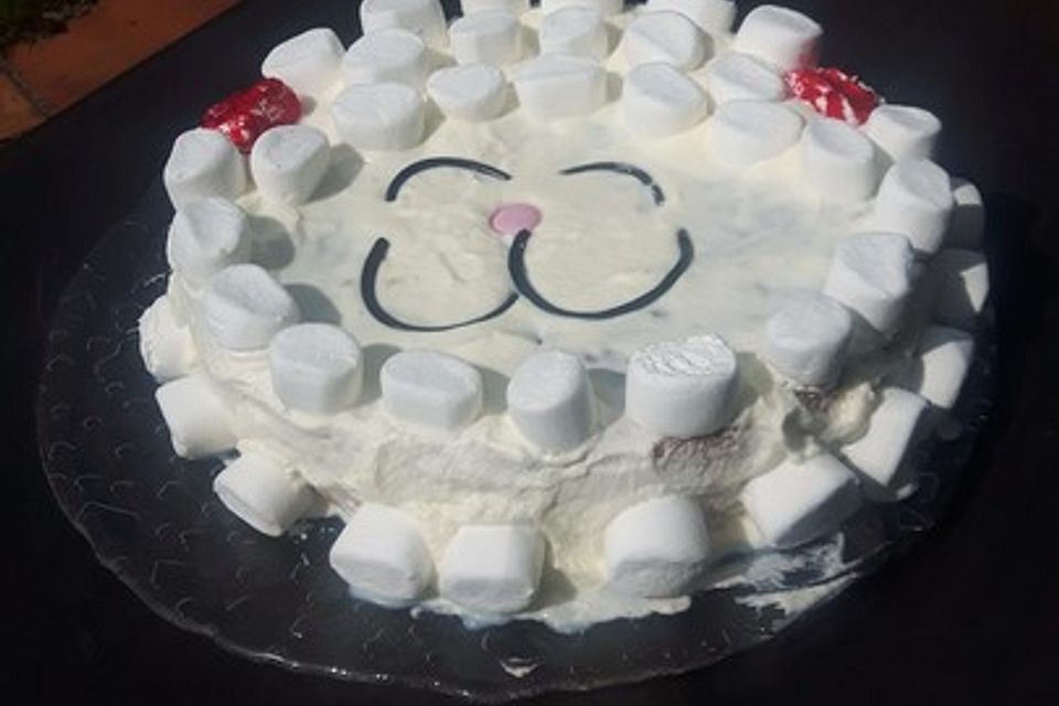 Kuchenschaf mit Marshmallows