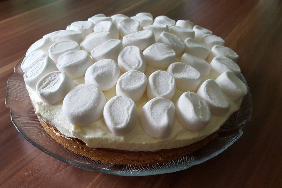 Kuchenschaf mit Marshmallows