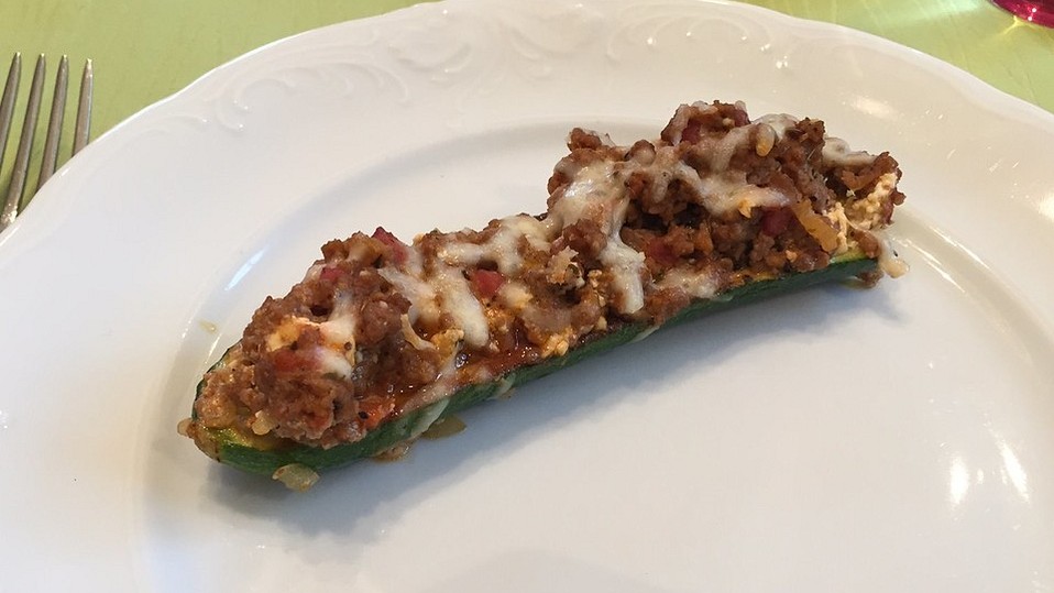 Überbackene Zucchini mit Hackfleischfüllung von Lilie09