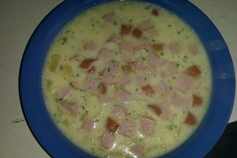 Kartoffelsuppe mit Bockwürstchen