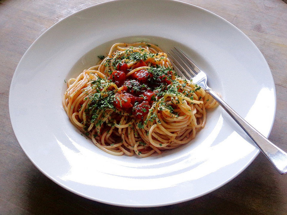 Spaghetti mit Knoblauch, Öl, Tomaten und Petersilie von Bernie2 | Chefkoch