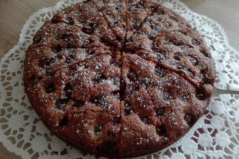 Glutenfreier Kirsch-Nuss-Kuchen