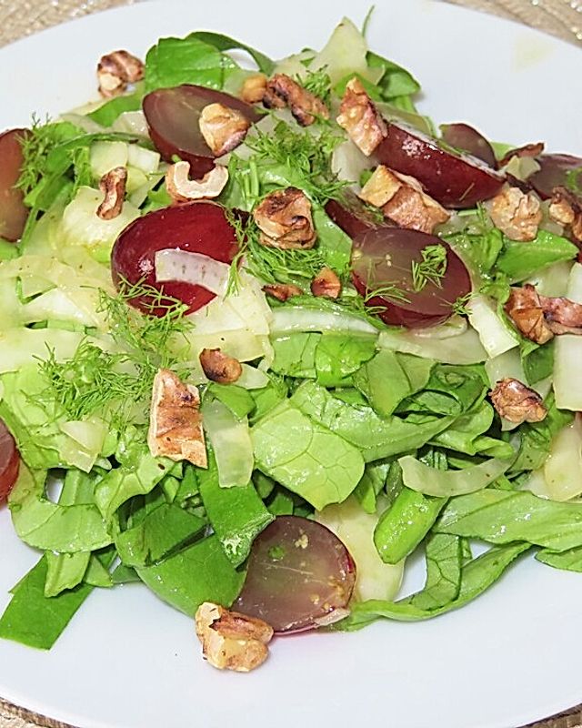 Fenchel-Trauben-Salat mit Orangendressing