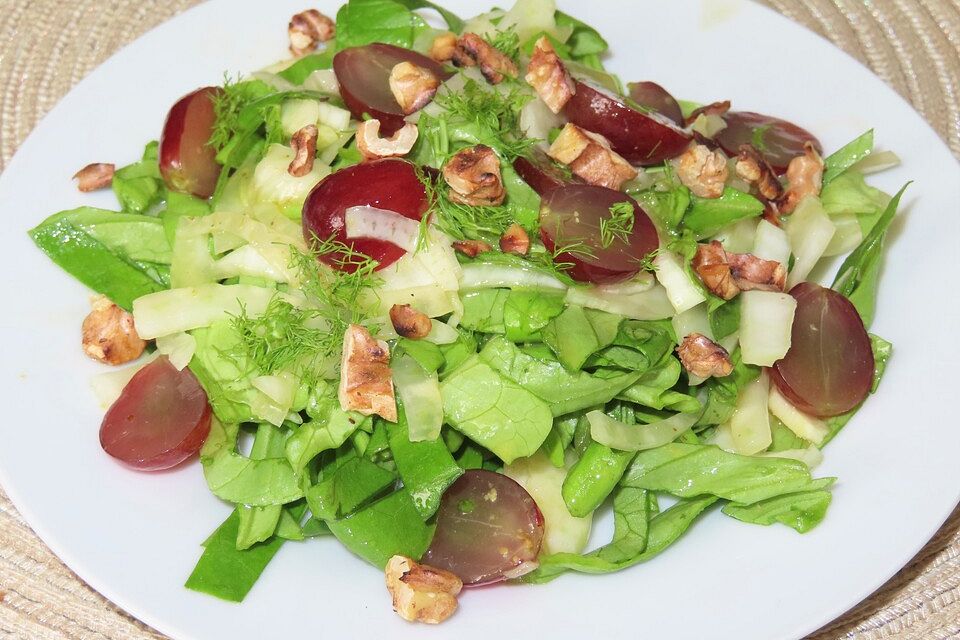 Fenchel-Trauben-Salat mit Orangendressing