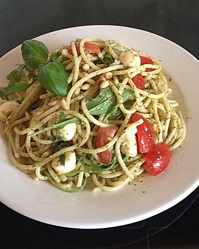 Spaghetti-Pesto-Salat