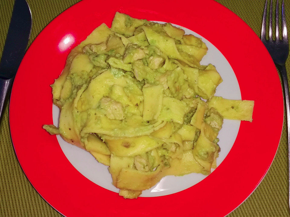 Pasta mit grüner Sauce von allesangebranntoderwas| Chefkoch