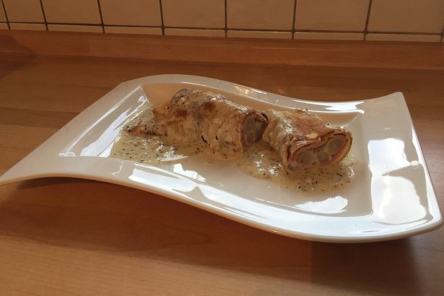 Schwarzwurzeln in Crêpes mit Käsesauce und Schinken von der-eXo| Chefkoch