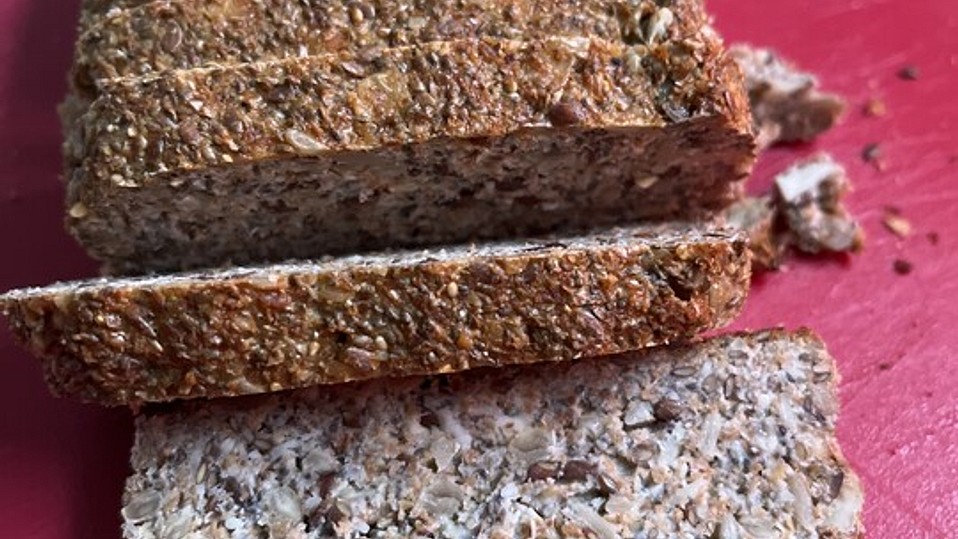 Kleines, nussiges Low-Carb-Brot von Binabi