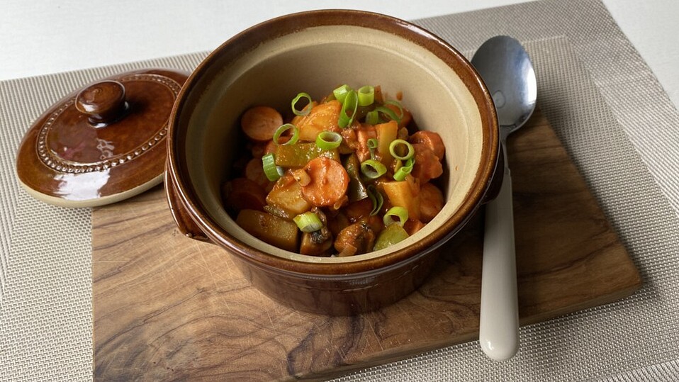 Wurstgulasch mit passierten Tomaten, Paprika und Gewürzen von Ole_Engels Wurstgulasch mit passierten Tomaten, Paprika und Gewürzen von Ole_Engels