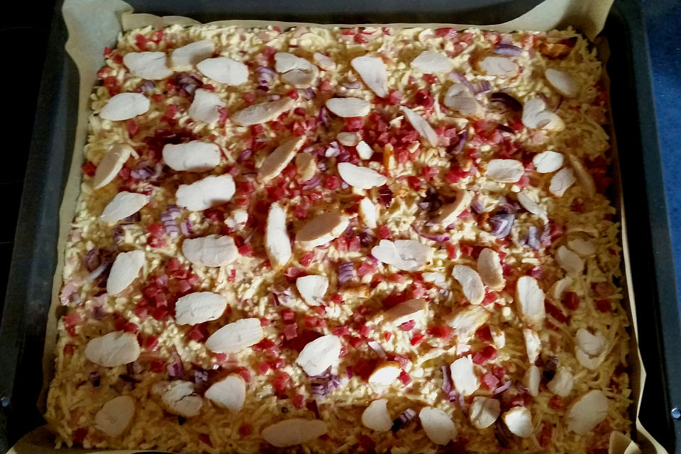 Low Carb Pizza mit Käseboden