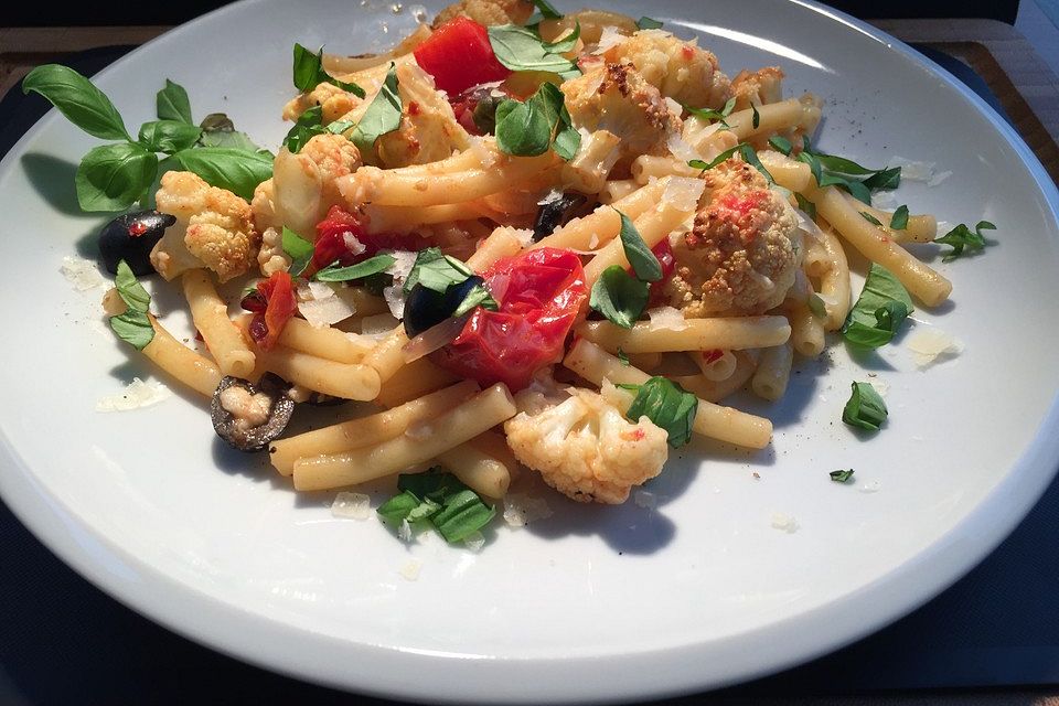 Pasta mit geröstetem Blumenkohl