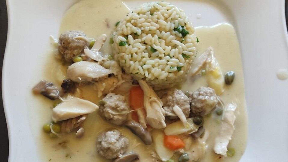 Hühnerfrikassee mit Spargel und Pilzen von ollepelle