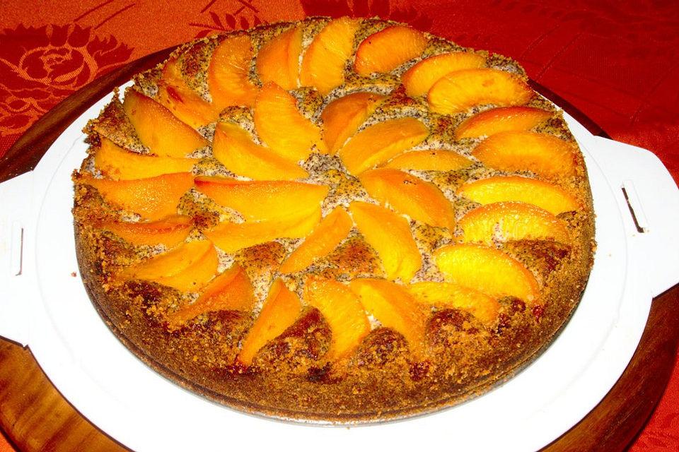 Quark-Mohn-Kuchen mit Rumpfirsichen