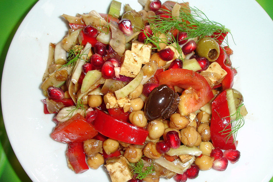 Kichererbsensalat mit Granatapfeldressing