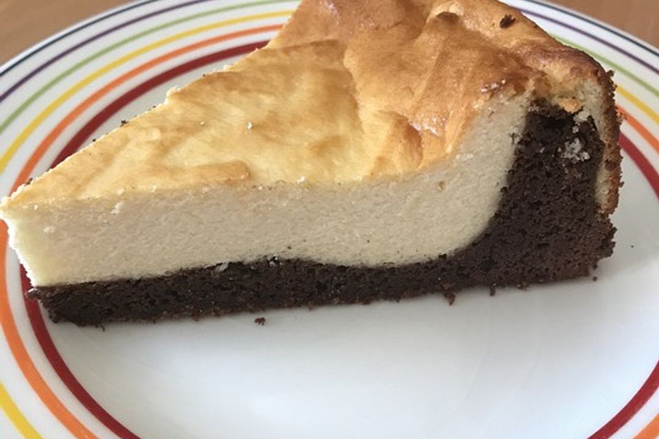 Brownie-Käsekuchen mit Kirschen