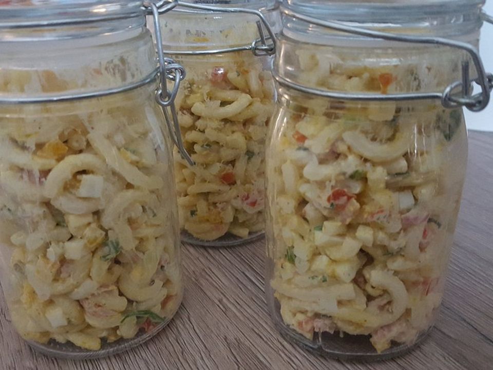 Nudelsalat mit Gemüse, Ei und Schinken von MaRiWi67| Chefkoch