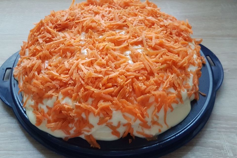 Carrot Cake mit Frischkäsetopping  - Karottenkuchen auf amerikanische Art