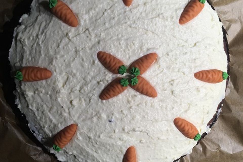 Carrot Cake mit Frischkäsetopping  - Karottenkuchen auf amerikanische Art