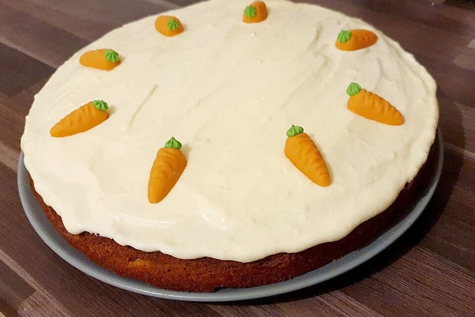 Carrot Cake mit Frischkäsetopping  - Karottenkuchen auf amerikanische Art