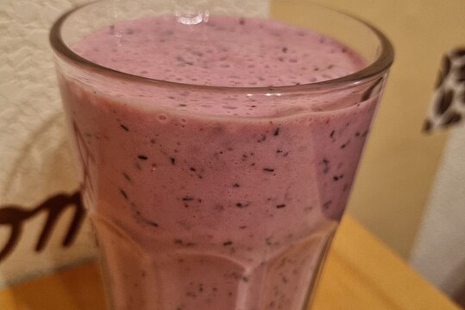 Buttermilch-Beeren-Shake