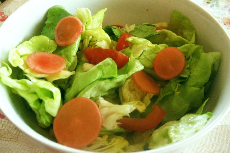 Blattsalat mit Radieschen