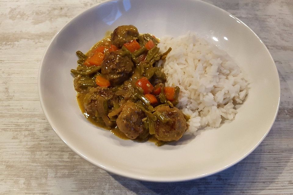 Gemüse-Curry mit Hackbällchen