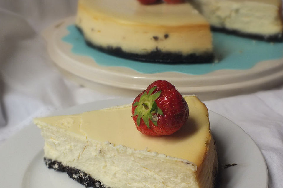 Cremiger New York Cheesecake mit Oreo-Keksen