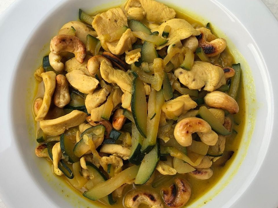 Wokgemüse mit Hühnerfleisch und Cashewnüssen von yustizia| Chefkoch