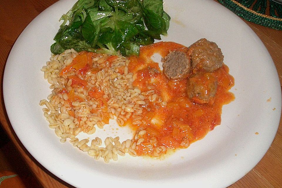 Albondigas in Tomatensauce