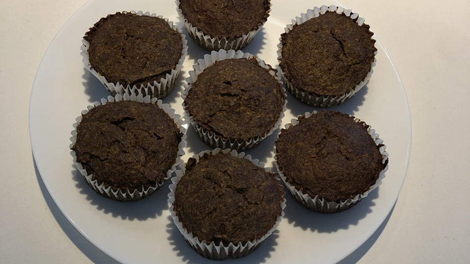 Eiweiß-Quark-Kuchen mit Bananen und Haselnüssen von BaurBen