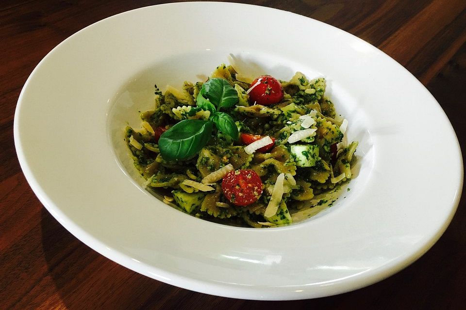 Nudelsalat mit Pesto