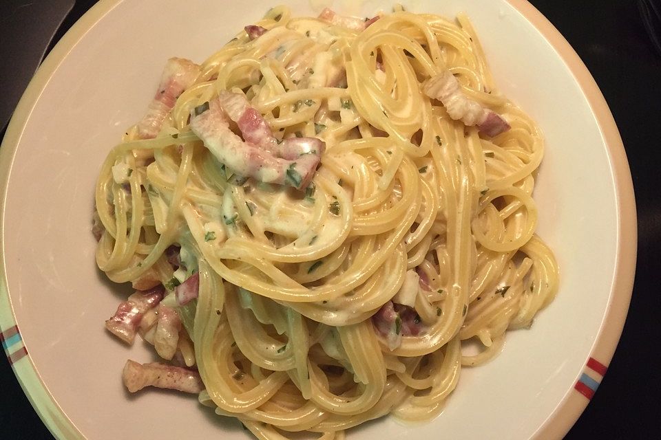 Spaghetti in Schinken-Sahne-Soße