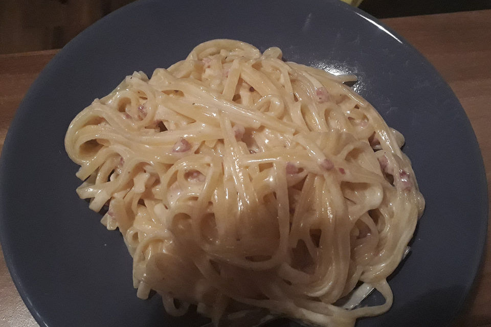 Spaghetti in Schinken-Sahne-Soße