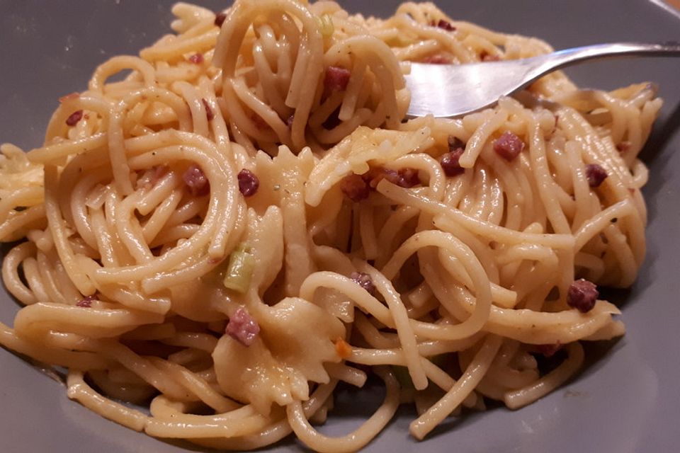 Spaghetti in Schinken-Sahne-Soße