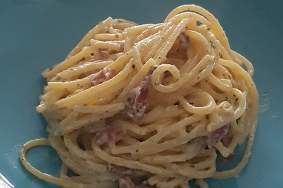 Spaghetti in Schinken-Sahne-Soße