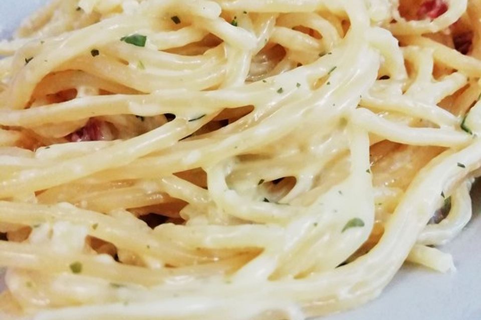 Spaghetti in Schinken-Sahne-Soße