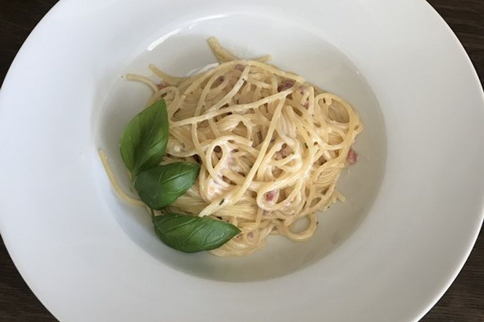 Spaghetti in Schinken-Sahne-Soße