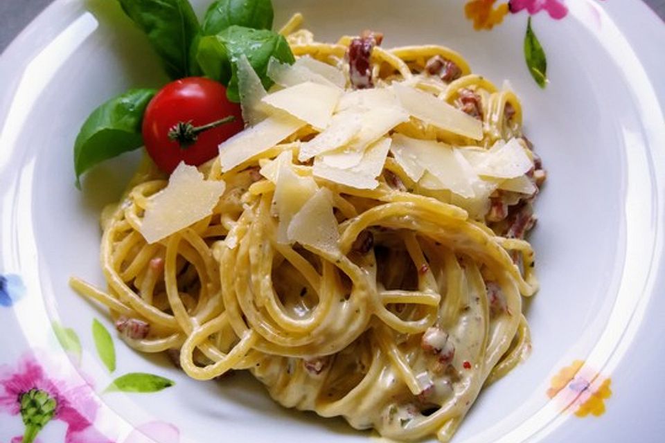 Spaghetti in Schinken-Sahne-Soße